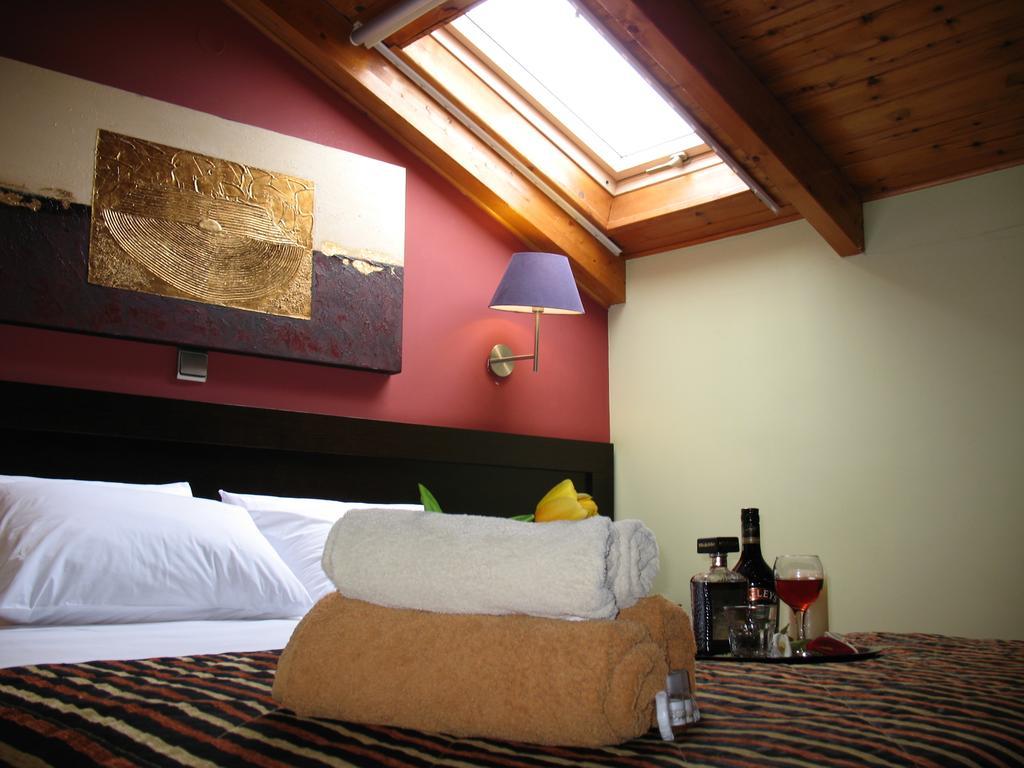 Hotel Prigipikon Suites And Sofites Loutra Ipatis Eksteriør bilde