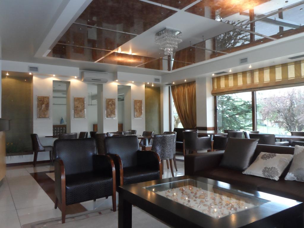 Hotel Prigipikon Suites And Sofites Loutra Ipatis Eksteriør bilde