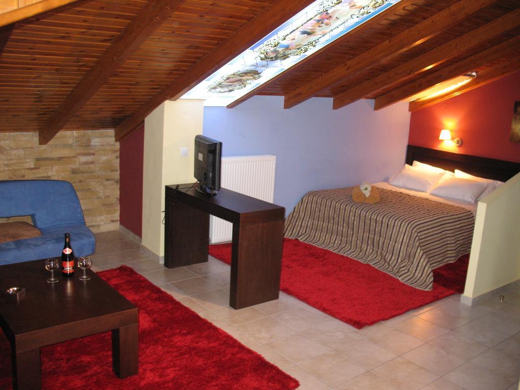 Hotel Prigipikon Suites And Sofites Loutra Ipatis Eksteriør bilde