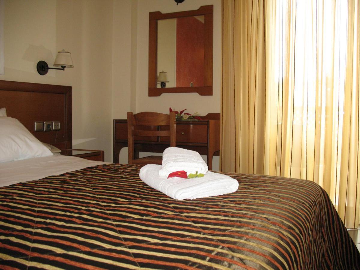 Hotel Prigipikon Suites And Sofites Loutra Ipatis Eksteriør bilde