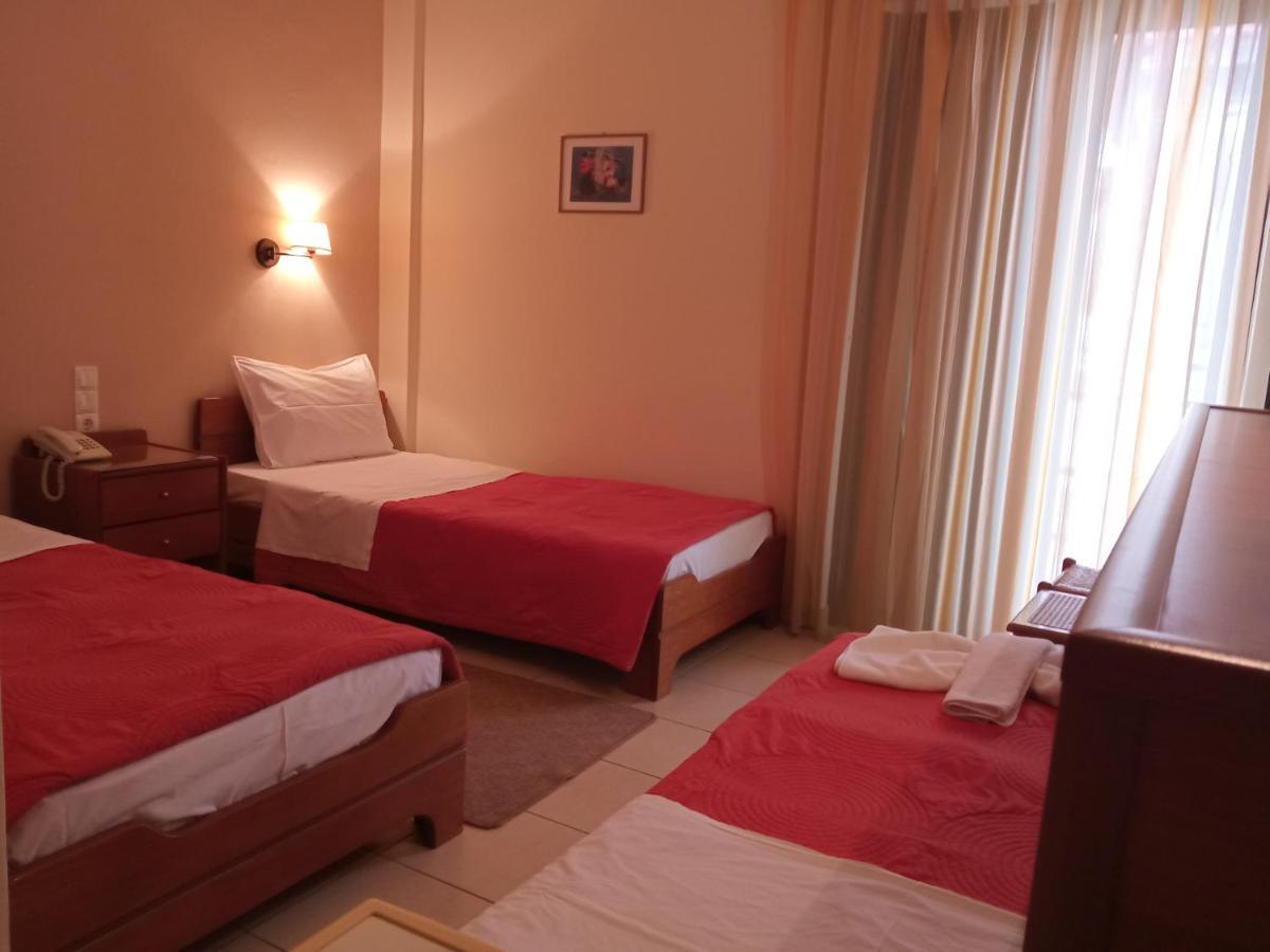 Hotel Prigipikon Suites And Sofites Loutra Ipatis Eksteriør bilde