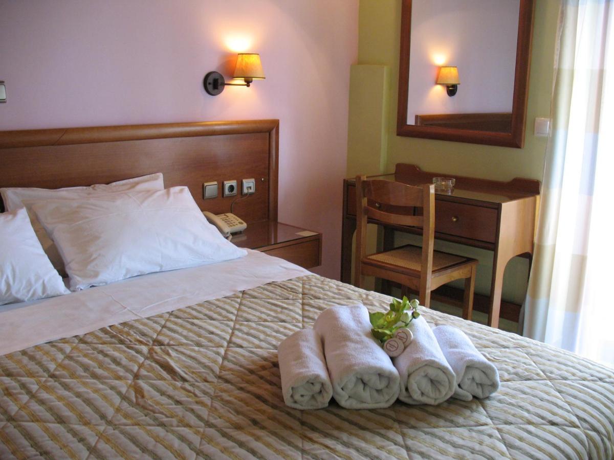 Hotel Prigipikon Suites And Sofites Loutra Ipatis Eksteriør bilde