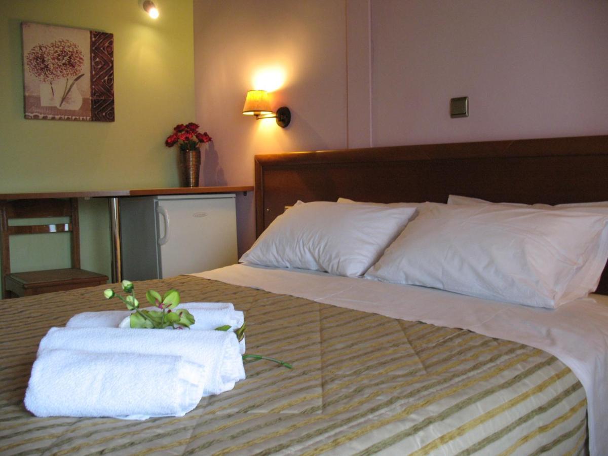 Hotel Prigipikon Suites And Sofites Loutra Ipatis Eksteriør bilde
